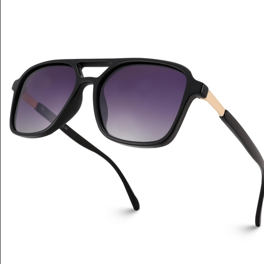 Stylish New Matt Black Sunglasses With Polarized Light Purple Tint